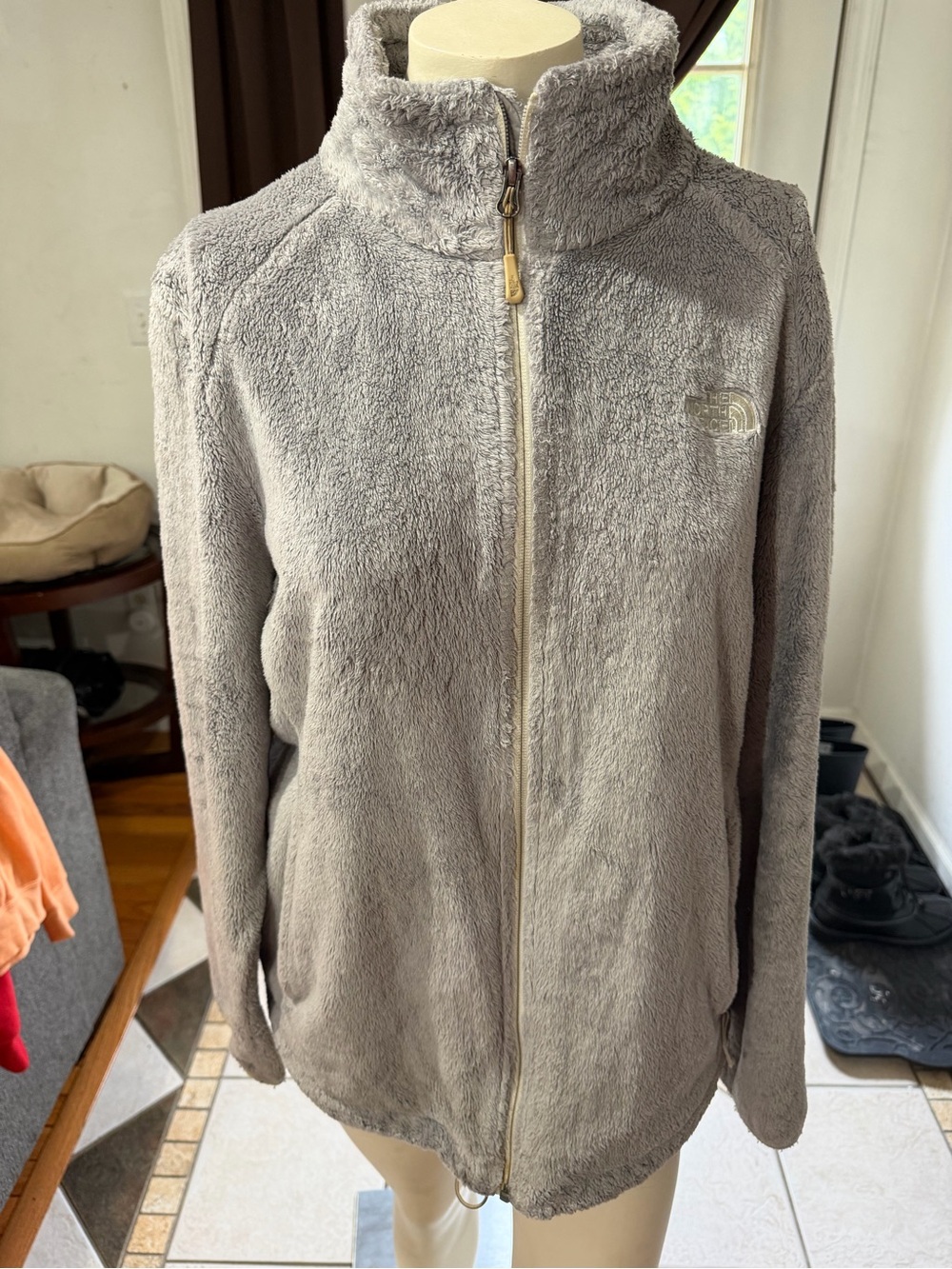 The North Face Women's Light Gray Teddy Fleece Full-Zip Jacket